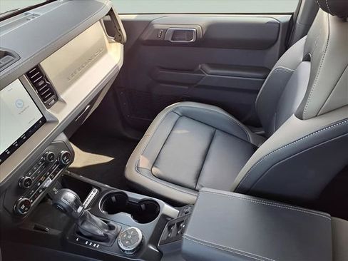 New 2025 Ford Bronco Outer Banks AWD/4WD image 8