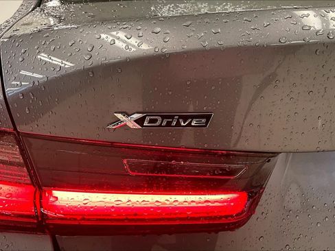 Used 2024 BMW 330i xDrive Sedan AWD/4WD image 9