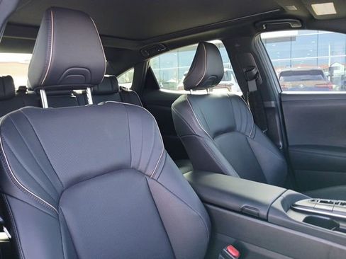 Used 2023 Toyota Crown Platinum image 15