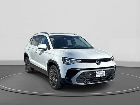 New 2026 Volkswagen Taos SE FWD image 1