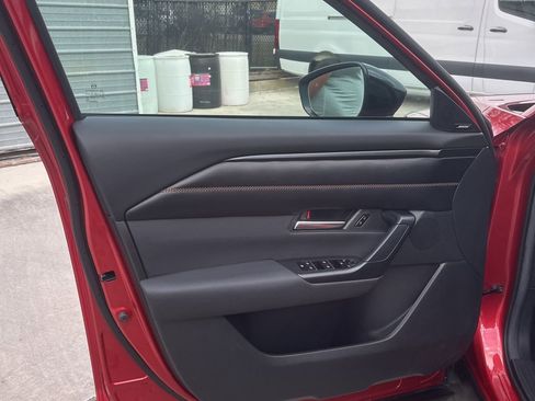 Certified 2025 MAZDA CX-50 2.5 Hybrid w/ Premium Plus Pkg image 13