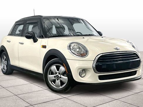 Used 2016 MINI Cooper 4-Door Hardtop image 2
