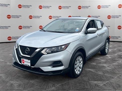 Used 2020 Nissan Rogue Sport S image 1