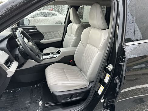 Used 2025 Mitsubishi Outlander SEL FWD image 3