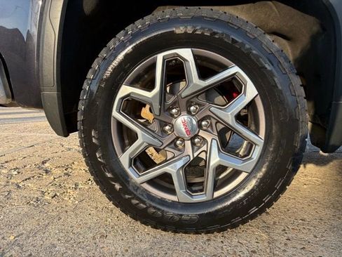 Used 2023 GMC Sierra 1500 SLT w/ SLT Premium Plus Package image 9