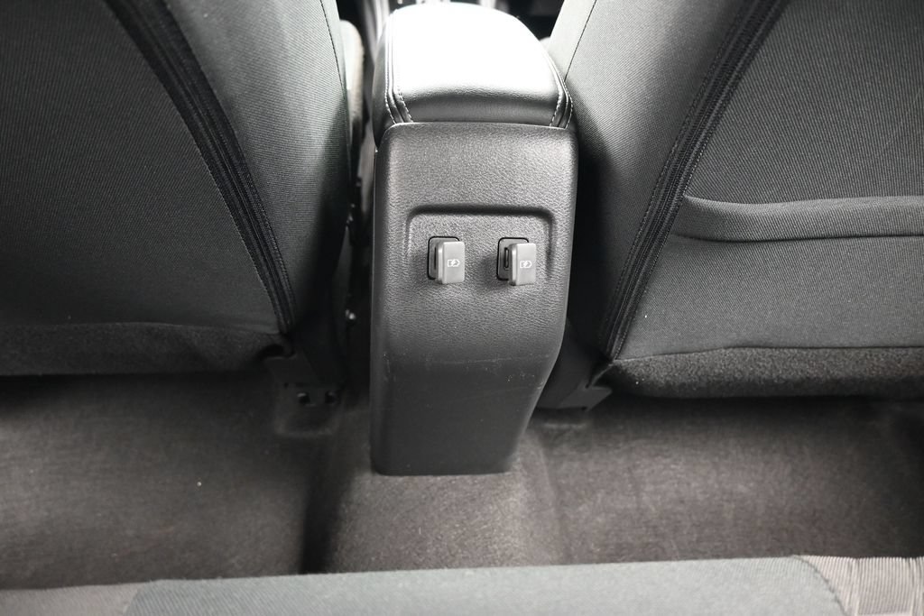 Used 2023 Nissan Kicks SV FWD image 35