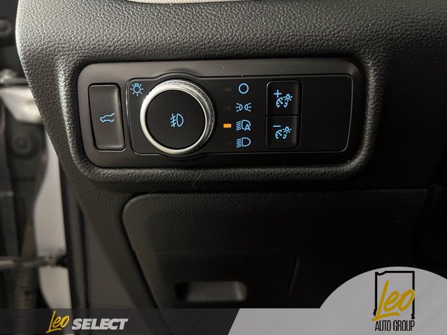 Used 2020 Ford Explorer XLT w/ Equipment Group 202A AWD/4WD image 18