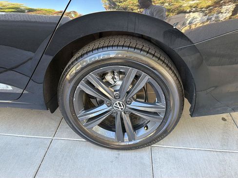 Certified 2024 Volkswagen Jetta SE w/ Panoramic Sunroof Package FWD image 12