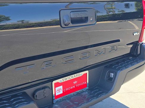 Used 2023 Toyota Tacoma SR AWD/4WD image 15