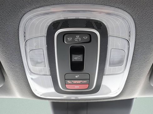 Certified 2024 Hyundai Elantra SEL w/ Convenience Package FWD image 18