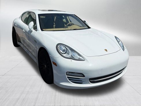 Used 2013 Porsche Panamera 4 Platinum Edition AWD/4WD image 11