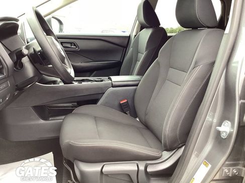 Used 2024 Nissan Rogue S AWD/4WD image 13