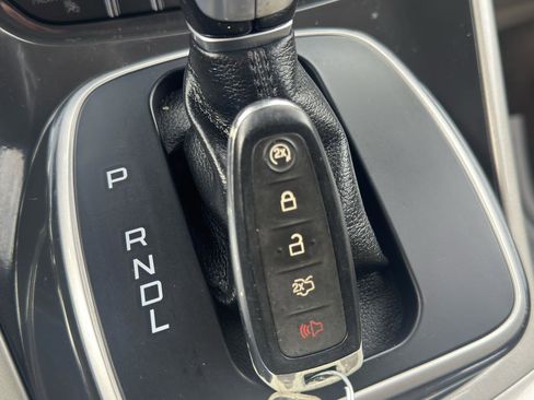 Used 2015 Ford C-MAX Energi SEL w/ Equipment Group 301A FWD image 18