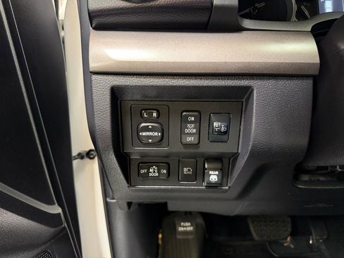 Used 2021 Toyota Tundra SR5 w/ SR5 Leather Package image 14