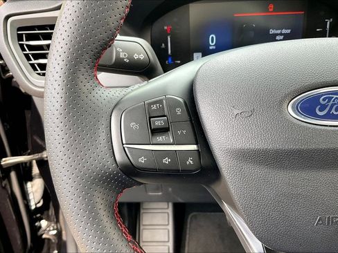 Used 2025 Ford Escape ST-Line w/ Equipment Group 301A FWD image 17
