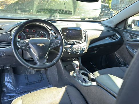 Used 2024 Chevrolet Malibu RS FWD image 16