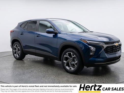 Used 2025 Chevrolet Trax LT FWD image 1
