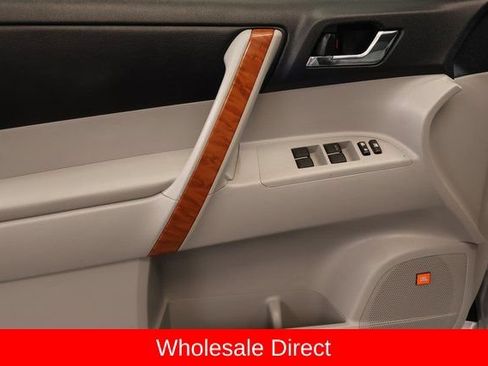 Used 2010 Toyota Highlander Limited AWD/4WD image 9