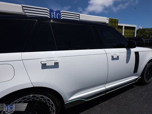 Used 2025 Land Rover Range Rover Long Wheelbase SE AWD/4WD image 9