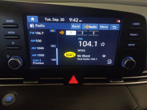 Used 2022 Hyundai Elantra SEL w/ Cargo Package image 25