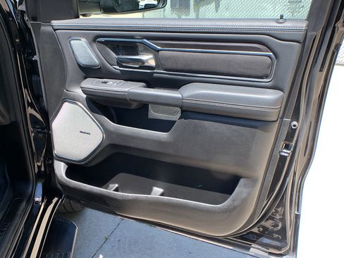 Used 2025 RAM 1500 Laramie AWD/4WD image 28