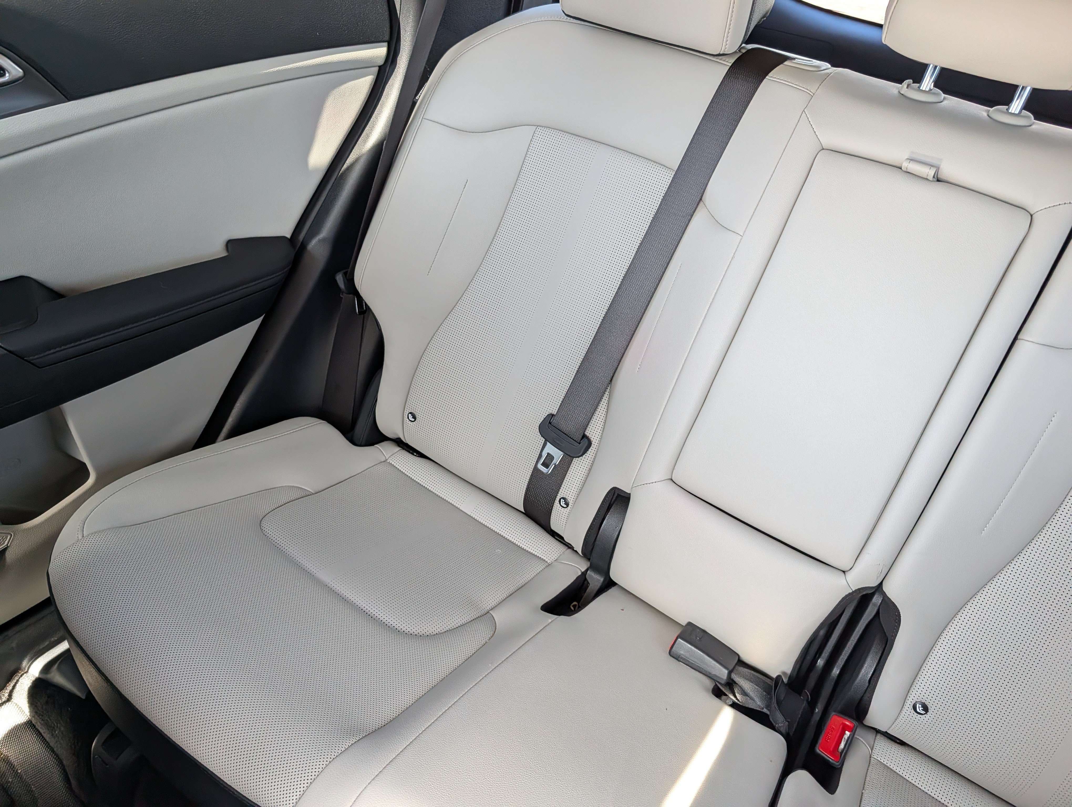Certified 2026 Kia Sportage EX FWD image 12