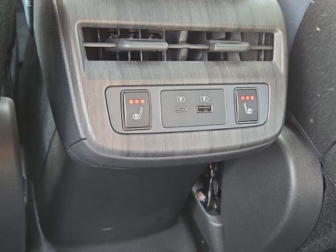 Used 2024 Nissan Ariya PLATINUM+ image 8