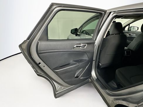 Used 2025 Kia Sportage LX image 24