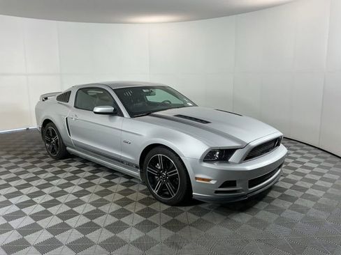 Used 2014 Ford Mustang GT w/ Electronics Package RWD image 3