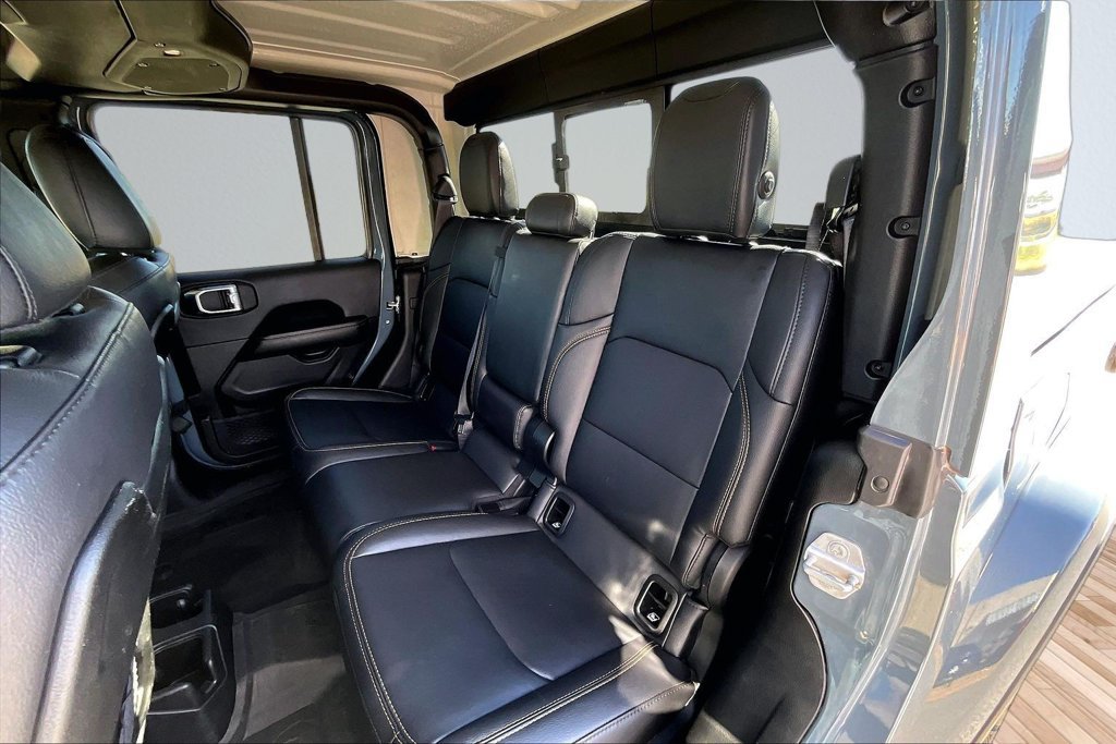 Used 2025 Jeep Gladiator Sport AWD/4WD image 23