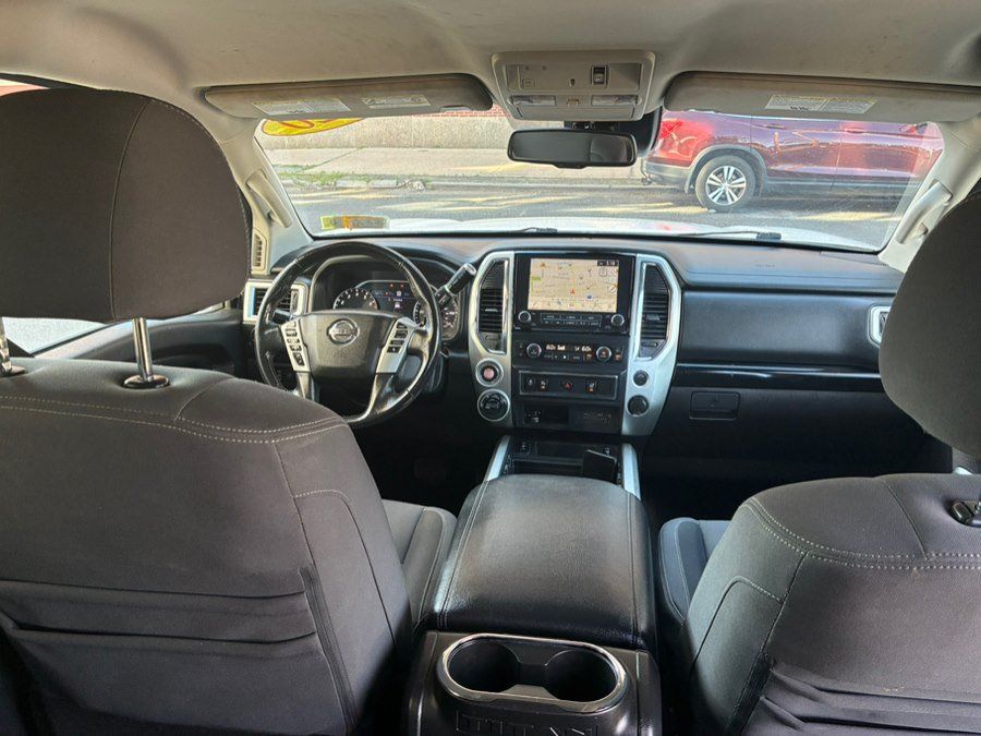 Used 2020 Nissan Titan SV w/ SV Convenience Package AWD/4WD image 18