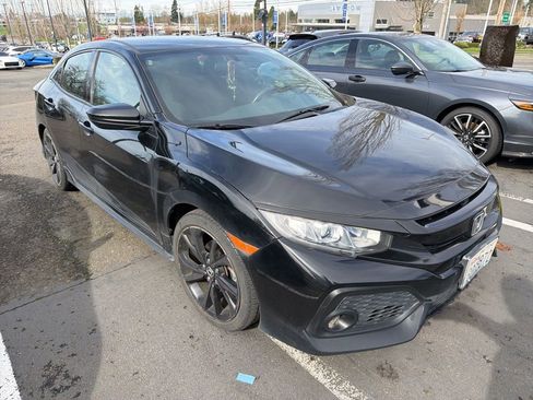 Used 2018 Honda Civic Sport image 3