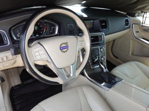 Used 2015 Volvo V60 T5 Premier w/ Convenience Package FWD image 18