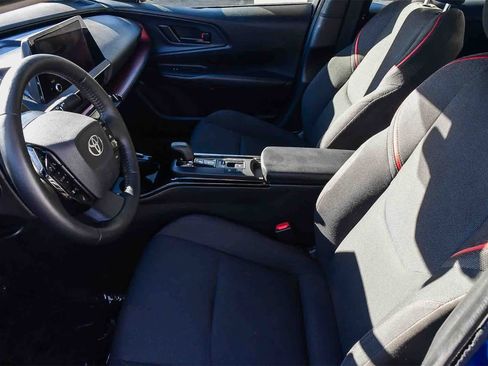 Used 2024 Toyota Prius Prime SE image 17
