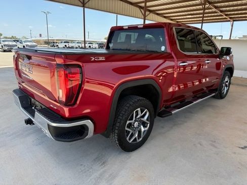 Used 2023 GMC Sierra 1500 SLT AWD/4WD image 8