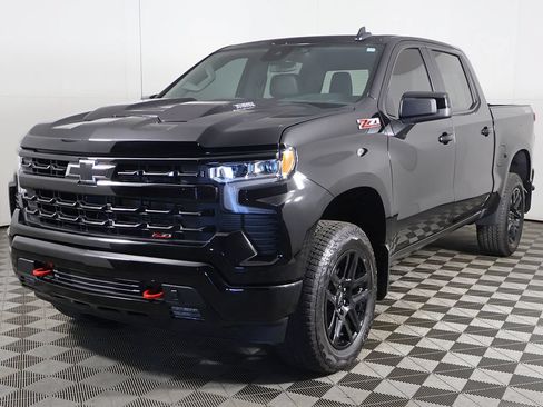 Used 2025 Chevrolet Silverado 1500 LT Trail Boss w/ Convenience Package II AWD/4WD image 8