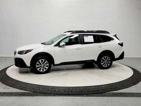 Used 2021 Subaru Outback Premium image 4