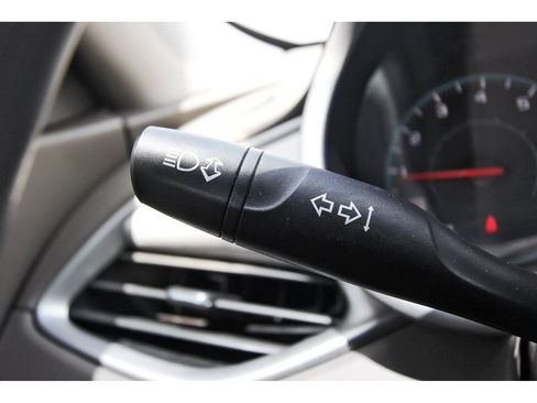 Used 2022 Chevrolet Malibu LS FWD image 17