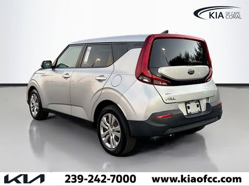Used 2021 Kia Soul LX image 3