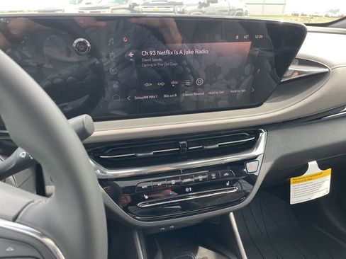 New 2026 Buick Envista Avenir FWD image 19