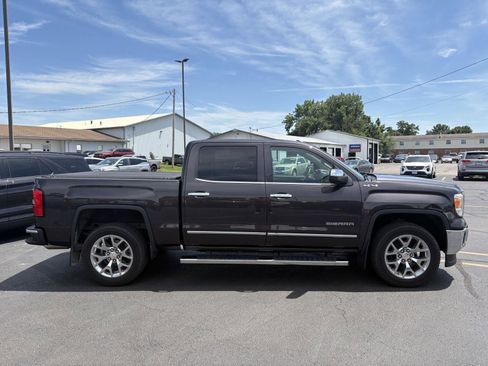 Used 2015 GMC Sierra 1500 SLT w/ SLT Crew Cab Value Package AWD/4WD image 4