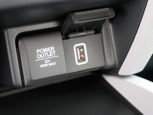 Used 2021 Honda Pilot EX image 32