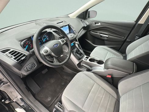 Used 2016 Ford Escape SE w/ Equipment Group 201A FWD image 11