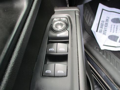 Used 2023 Chevrolet Silverado 1500 Custom image 10