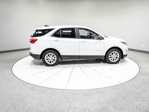 Used 2020 Chevrolet Equinox LS AWD/4WD image 4