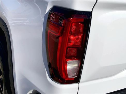 Used 2020 GMC Sierra 1500 Elevation w/ Elevation Value Package image 28