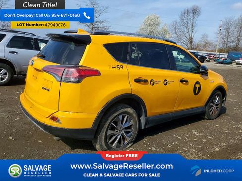 Used 2017 Toyota RAV4 LE Plus image 4