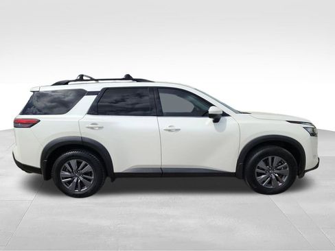 Used 2022 Nissan Pathfinder SV FWD image 10