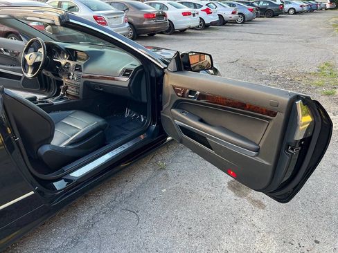 Used 2011 Mercedes-Benz E 550 Cabriolet image 18