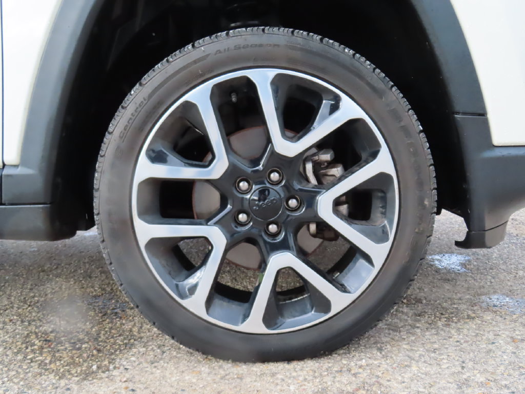 Used 2018 Jeep Compass Limited w/ Navigation Group AWD/4WD image 9